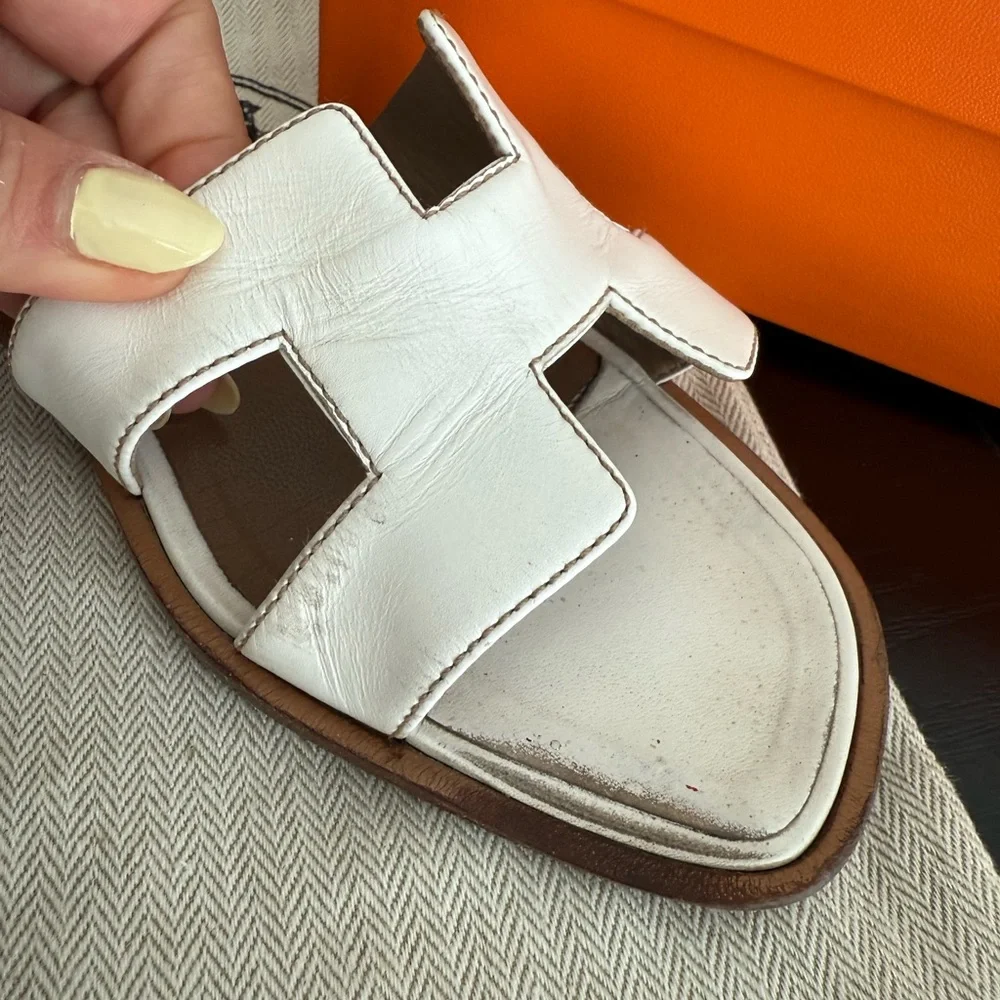 Hermes Oran White Slide Sandals 100% Authentic Pre-owned in Fair condition - Picture 10 of 13